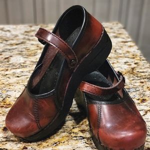 Dansko Womens Shoes Size 35